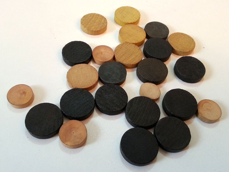 pions noirs et blancs