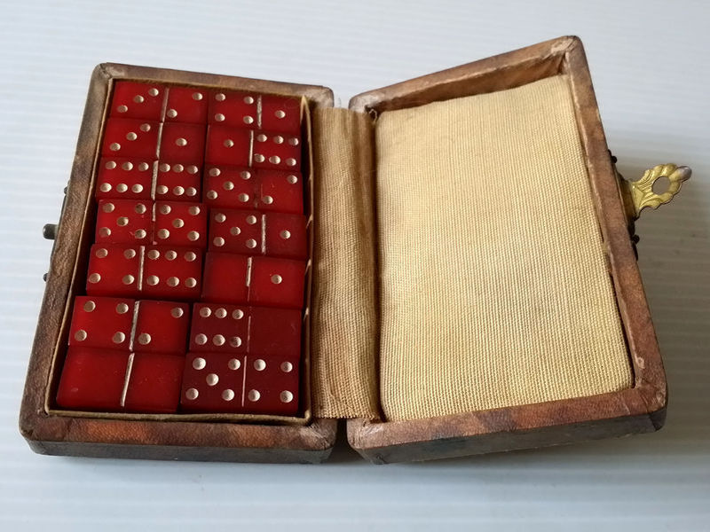 dominos