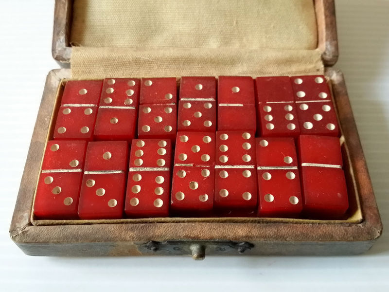 dominos