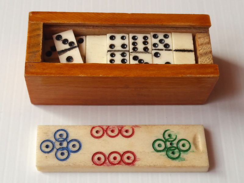dominos