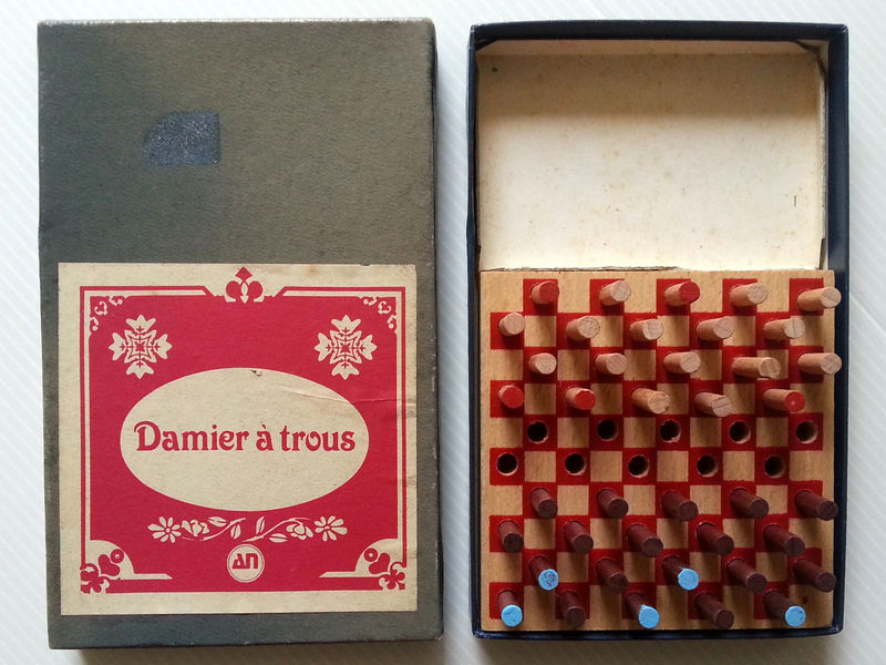 damier à trous