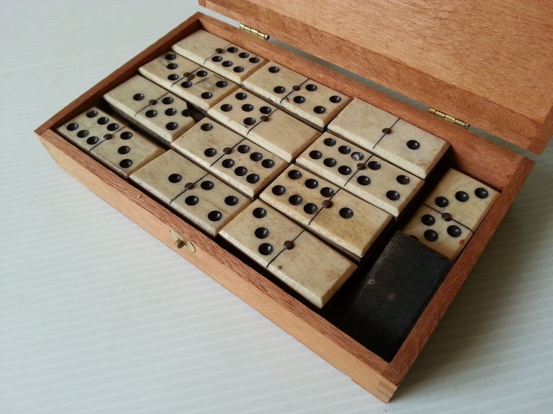 dominos