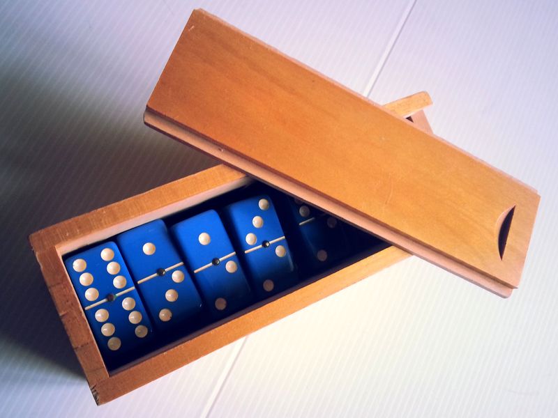 dominos