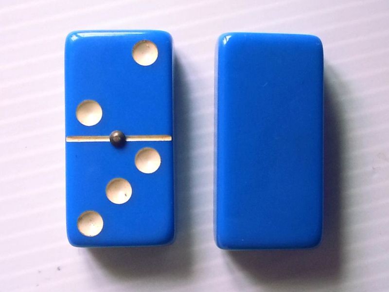 dominos