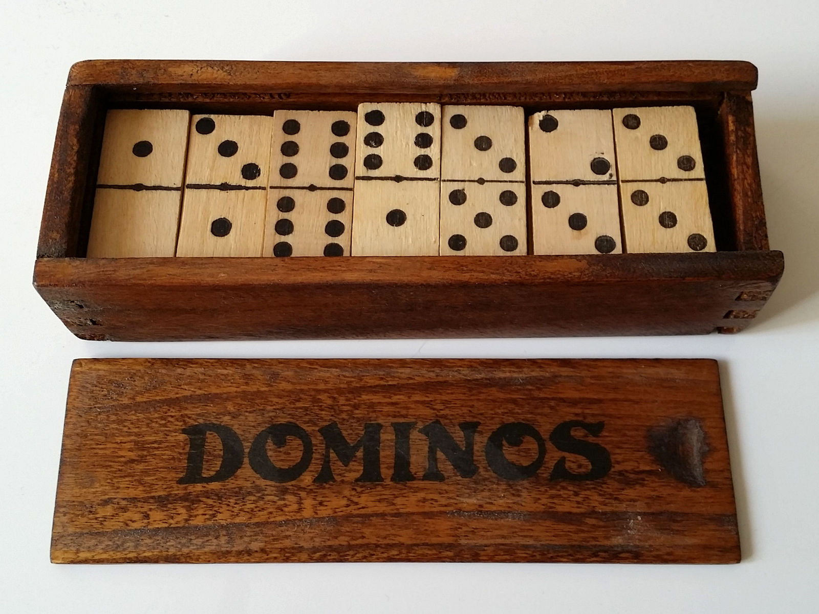 dominos