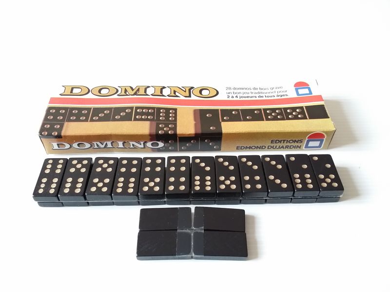 dominos