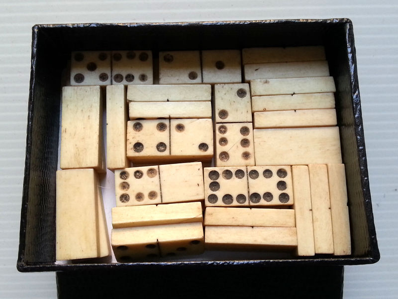 dominos