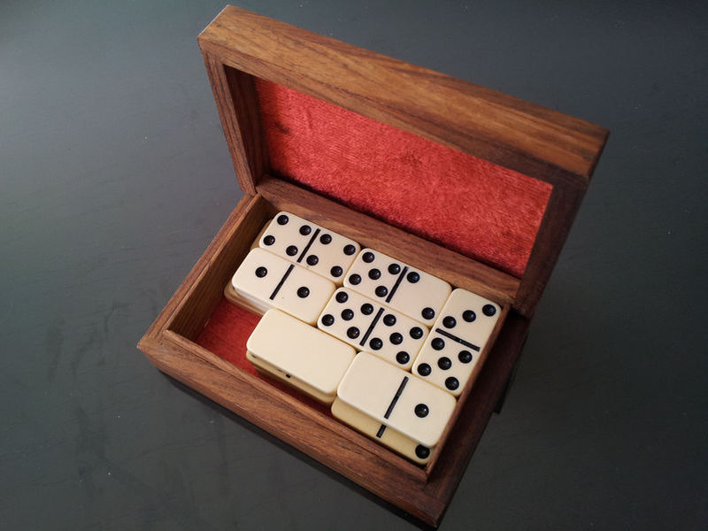 dominos