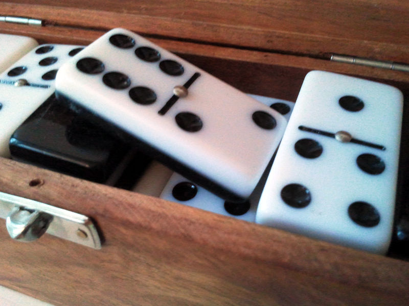dominos