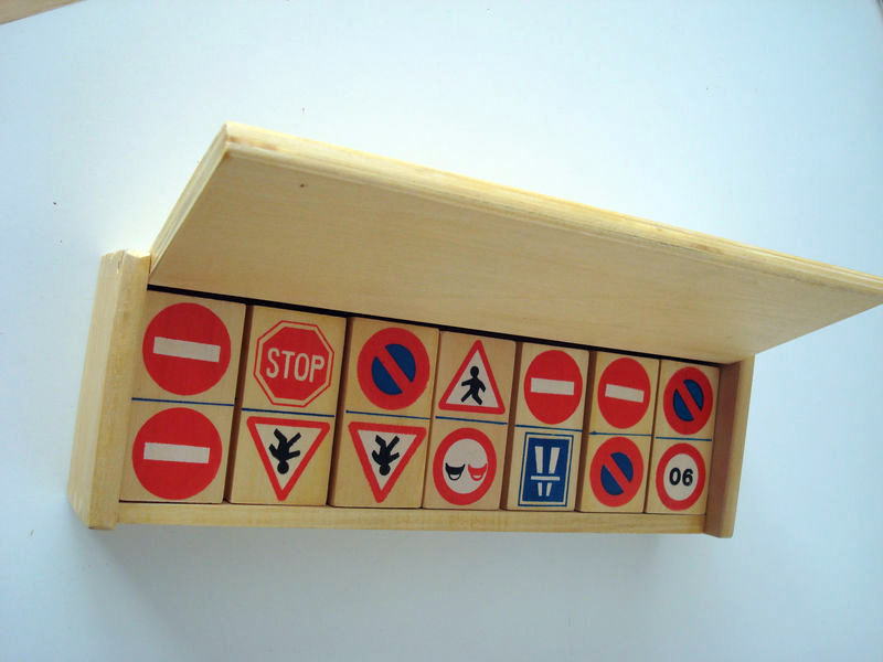 dominos